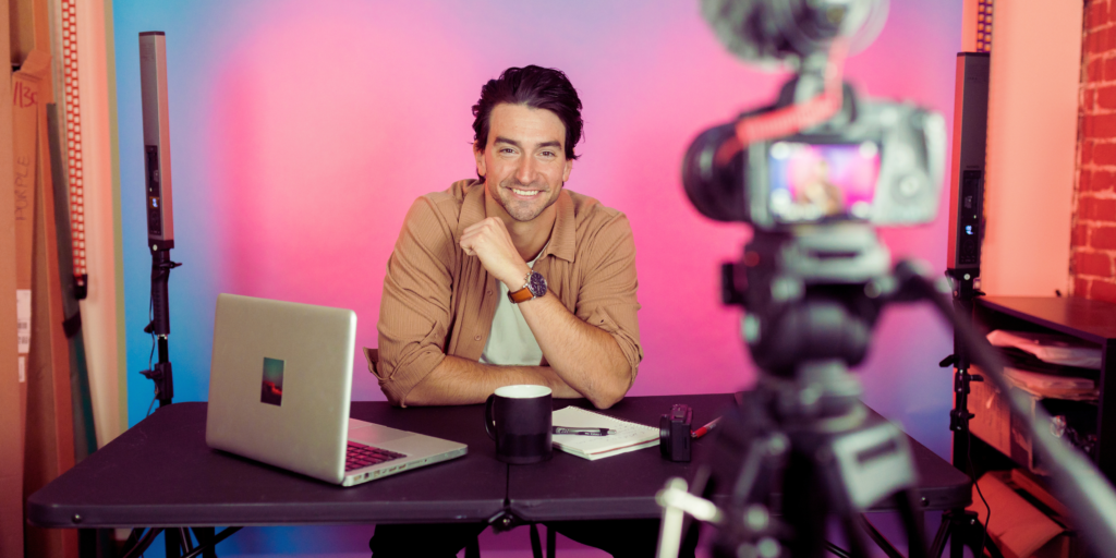 influencer-1-1024x512 Os 6 Passos pelos Digital Influencer que Saíram do Zero e Viraram Celebridades Digitais